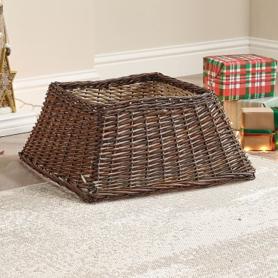 60cm Square Wicker Tree Skirt in Brown