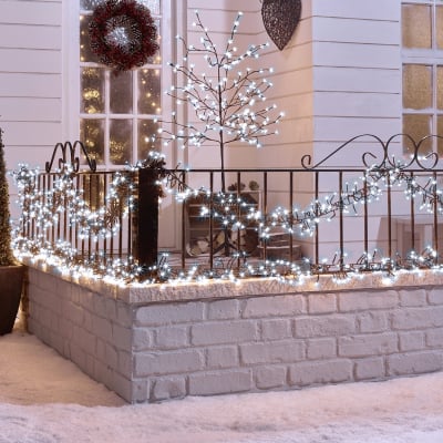 2000 LEDs Christmas Cluster Lights in Cool White