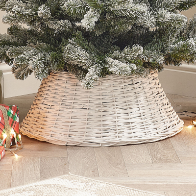 60cm Round Wicker Tree Skirt in White