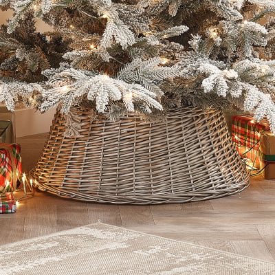 70cm Round Wicker Tree Skirt in Silver