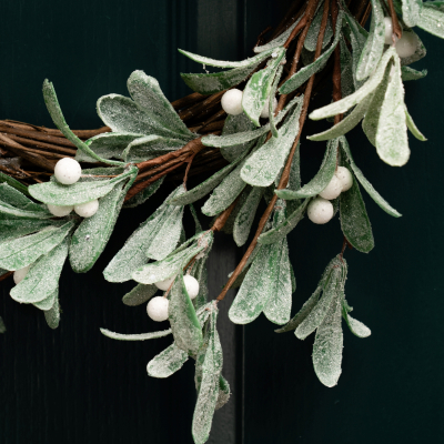 Artificial Mistletoe Snowberry Christmas Wreath