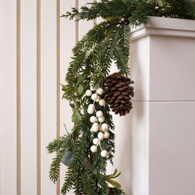 Artificial Pine Cone Foliage Christmas Garland