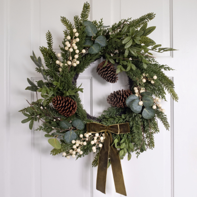 Artificial Pine Cone Foliage Christmas Wreath