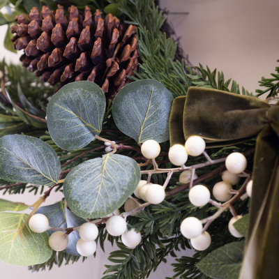 Artificial Pine Cone Foliage Christmas Wreath