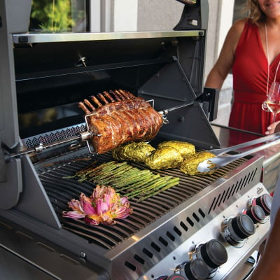 Napoleon Prestige® Stainless Steel 4-Burner Gas BBQ - Prestige 500 LPG