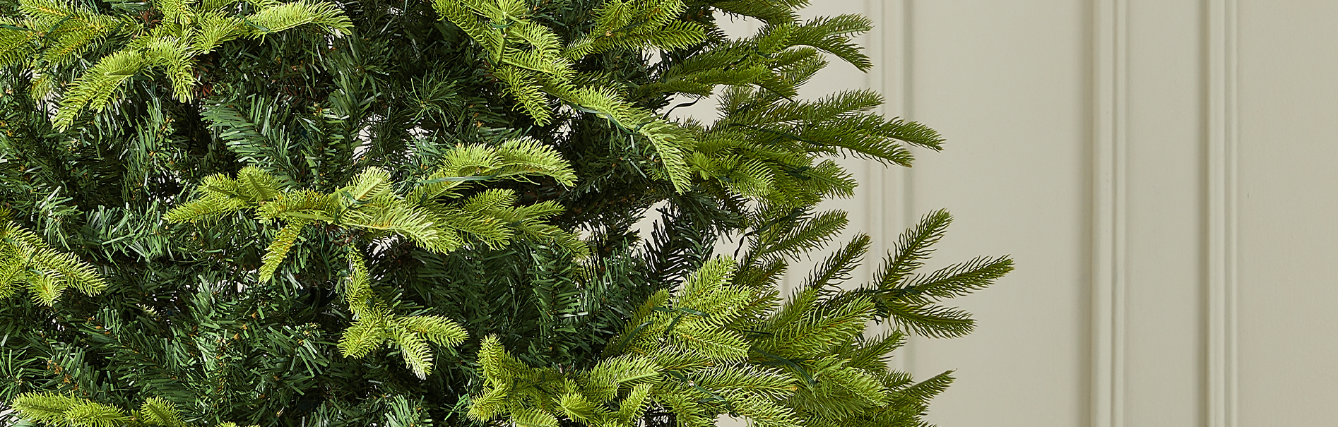 Choosing the Perfect Size Artificial Christmas Tree: A Guide for Festive Décor